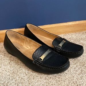 Naturizer flats loafers black color snake-skin pattern size 9.5